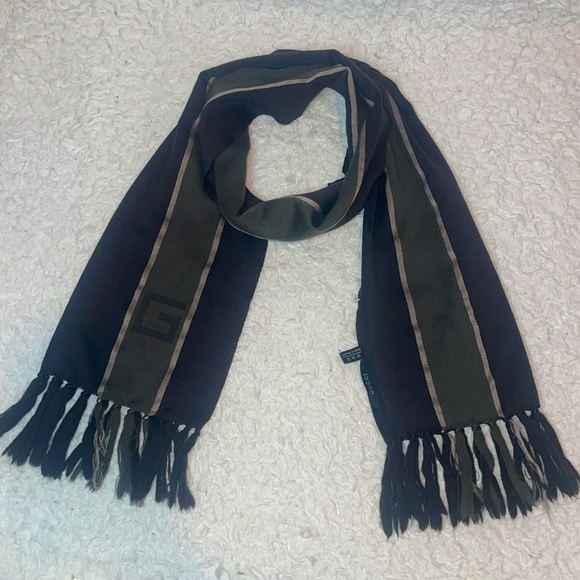 Gucci G Logo Wool Silk Unisex Scarf with Fringe in Black Gray Colorblock Stripe - Picture 3 of 6
